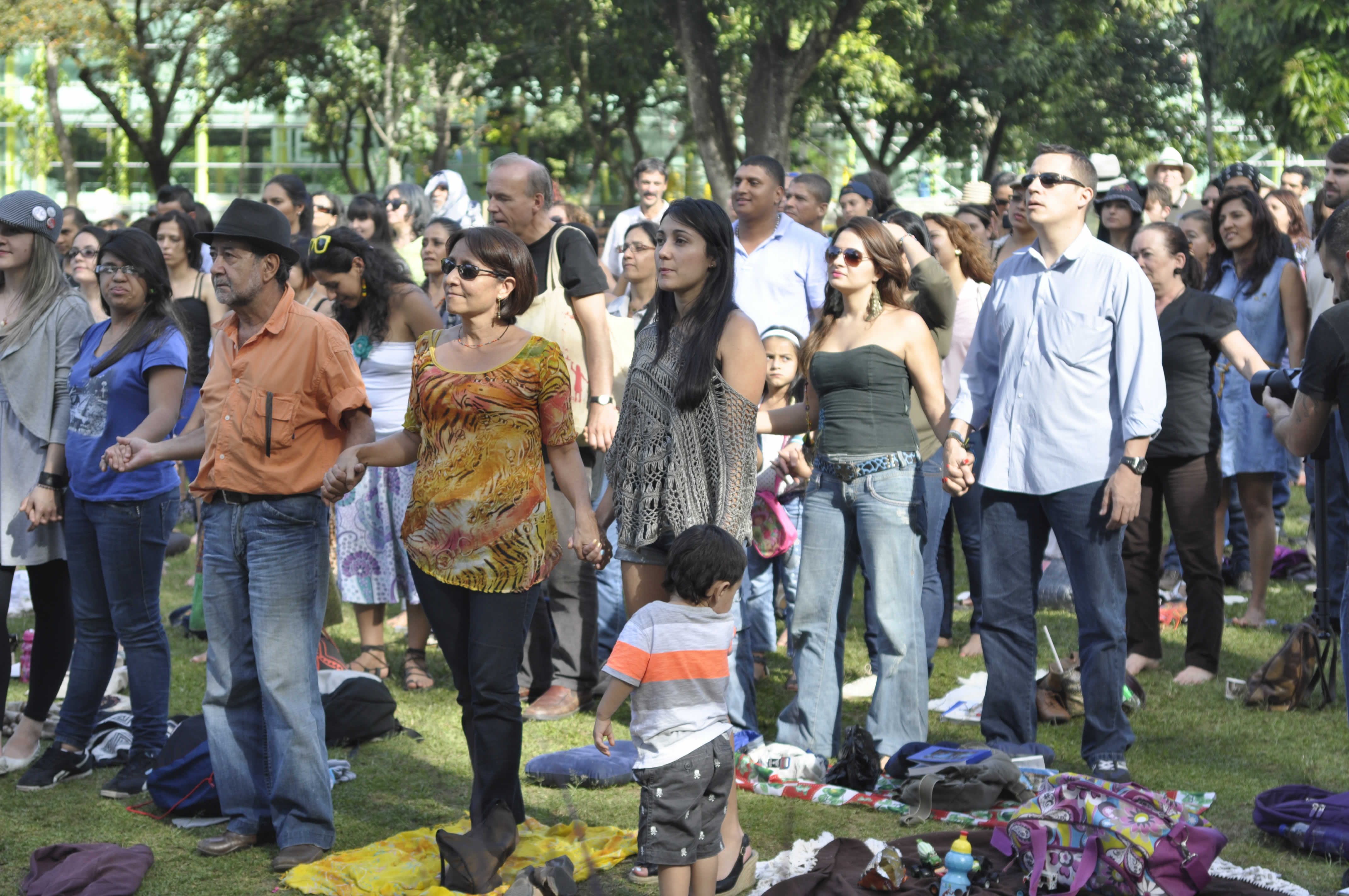 Participación de los asistentes en la lectura de Anastasia Candre Yamakuri