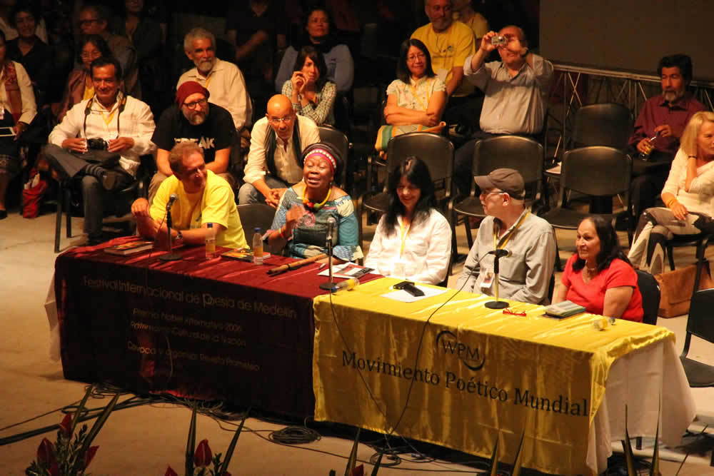 Isztván Turczi (Hungría), Gcina Mhlophe (Suráfrica), Joy Harjo (Nación Muskogee, Estados Unidos), Amin Khan (Argelia), Josephine Bacon (Nación Innu, Canadá). © #24FIPM. Photo: Natalia Rendón