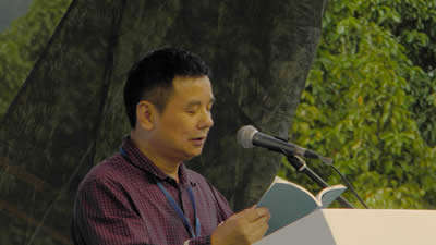 Lectura del poeta chino Yang Ke. © #25FIPM. Photo: Beatriz Ortega