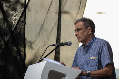 Lectura de Umar Timol (Mauricio). © #25FIPM. Photo: Sara Marin