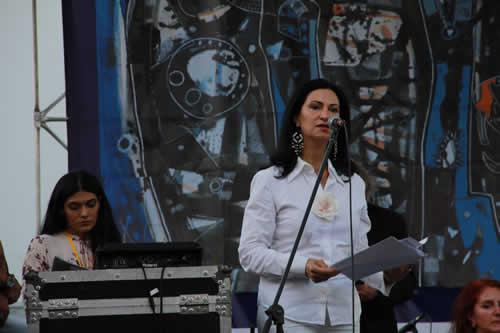 Lectura de la poeta de Líbano Hanane Aad. © Nidia Naranjo