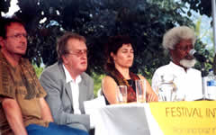 Lectura de poemas en el parque de los pies descalzos