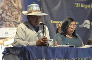 José Ángel Fernández. Fotografía de Festival Internacional de Poesía de Medellin